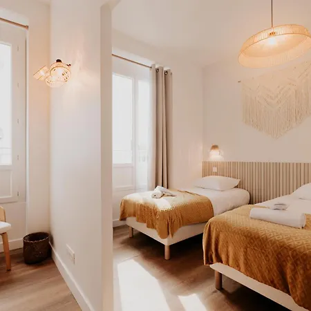 Spacious 5-bedroom With Terrace, Air Conditioning And Parking Апартаменты