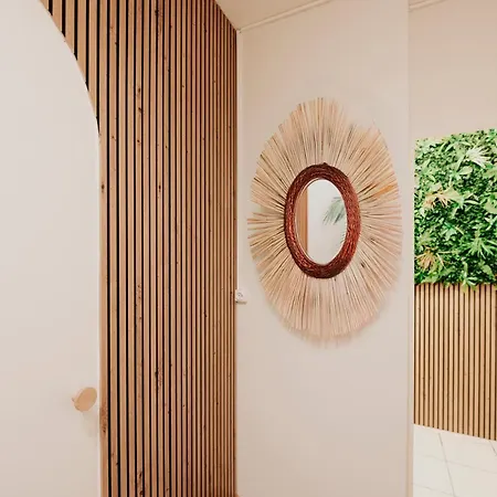 Spacious 5-bedroom With Terrace, Air Conditioning And Parking Бордо