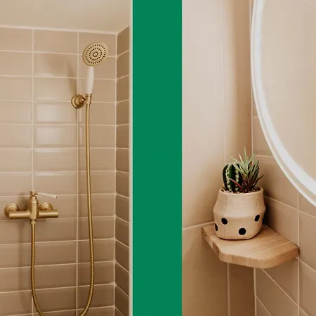 Spacious 5-bedroom With Terrace, Air Conditioning And Parking