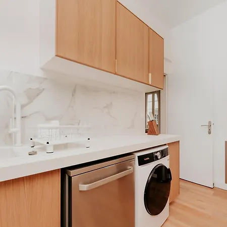 Spacious 5-bedroom With Terrace, Air Conditioning And Parking * Бордо