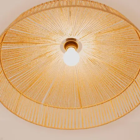 Апартаменты Spacious 5-bedroom With Terrace, Air Conditioning And Parking *