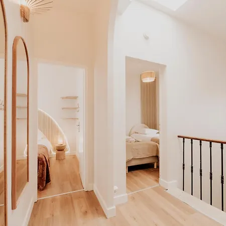 شقة Spacious 5-bedroom With Terrace, Air Conditioning And Parking بوردو